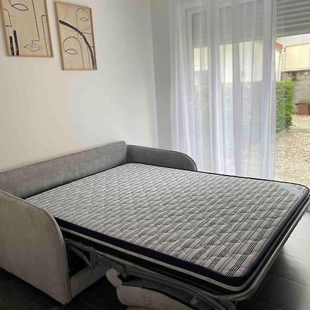 Апартаменты Studio Tout Confort, Au Pied De Toute Commodite, 2 Кретей Экстерьер фото